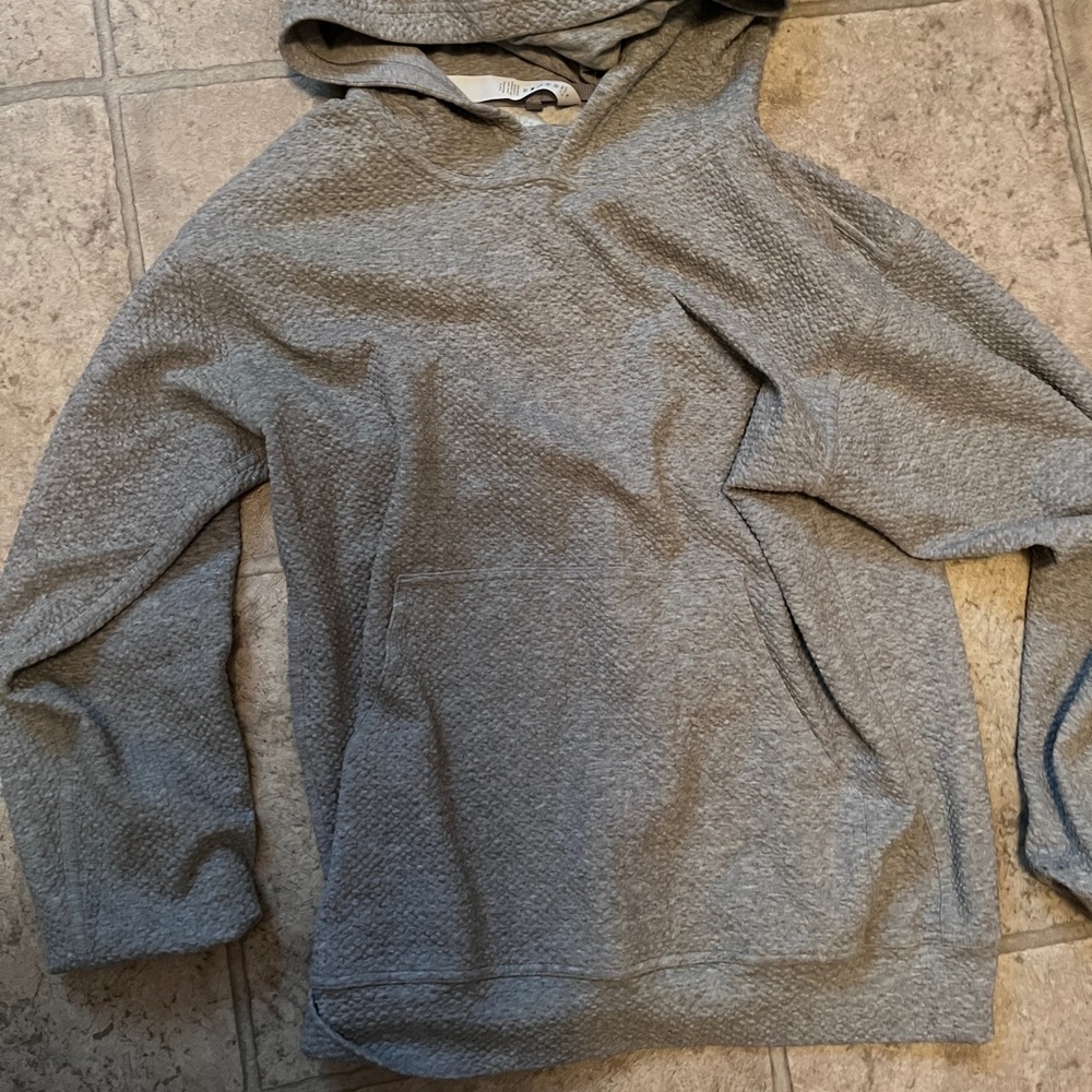 Size 6 lululemon hoodie